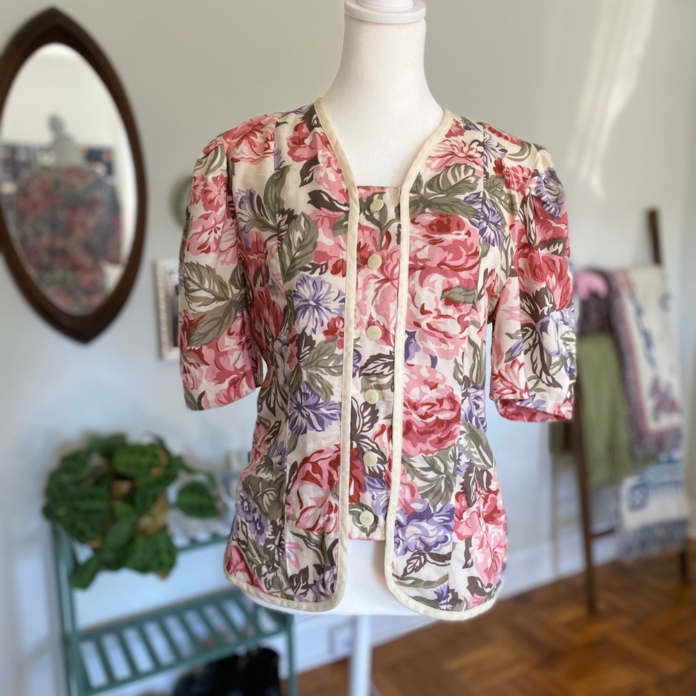 Floral Leslie Fey Women's Form Fitting Button Down